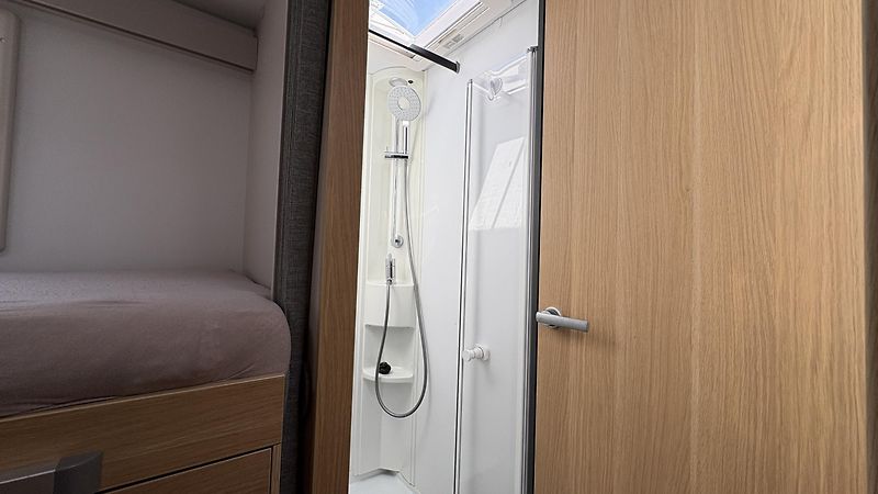 Adria (2023) Matrix Axess 670SL, 140HP - fotka 13 z 14