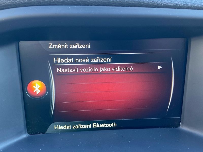 Volvo V60 D3 FWD MOMENTUM - fotka 23 z 30