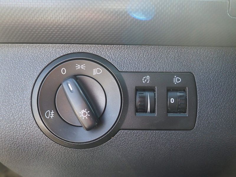 Volkswagen Caddy (2014) 1.6 TDI, 75 kW - fotka 16 z 25