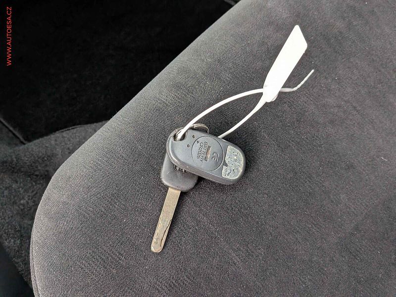 Honda City (2008) 1.4 i, ČR, AC - fotka 14 z 14