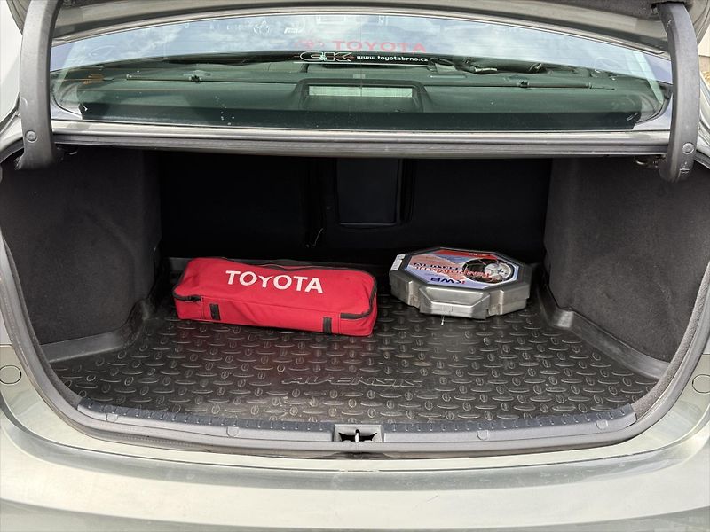 Toyota Avensis 2,0 Sol, Automat - fotka 18 z 18