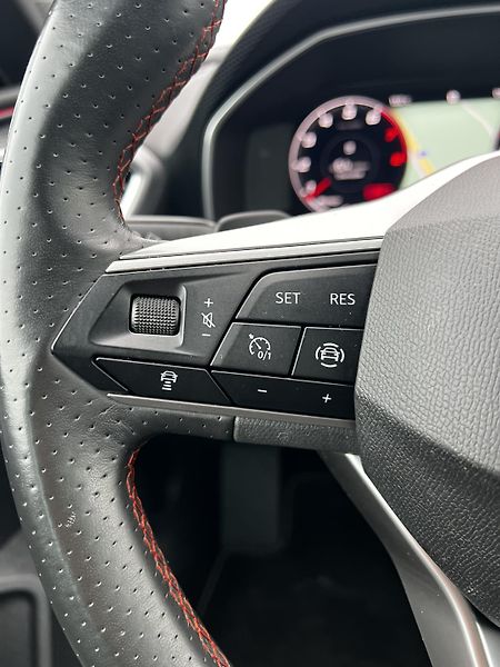 Seat Leon 1.5eTSI 110kW DSG FR-Line  - fotka 8 z 23