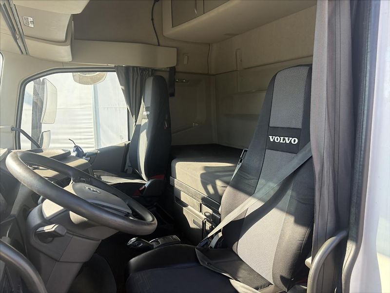 Volvo FH 500 4x2 Globetrotter - fotka 8 z 18