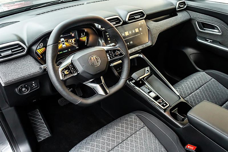 MG ZS (2026) 1,5 HEV  Emotion - fotka 9 z 17
