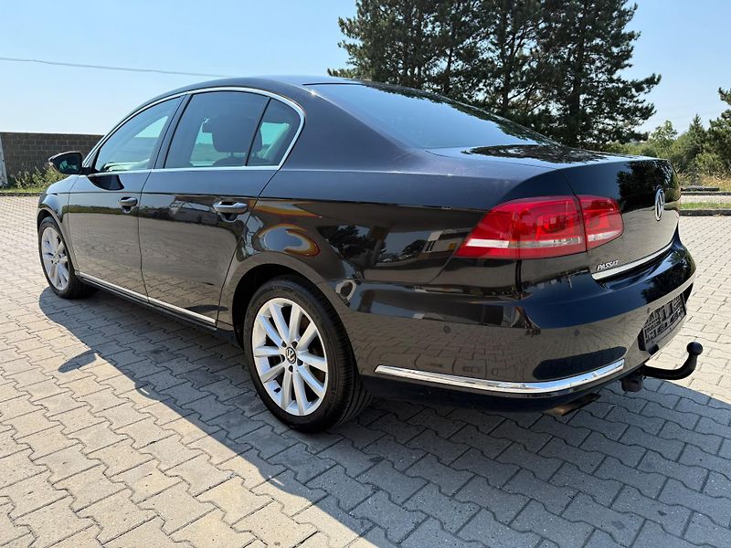 Volkswagen Passat (2011) 2,0 TDI DSG Highline BMT - fotka 2 z 16