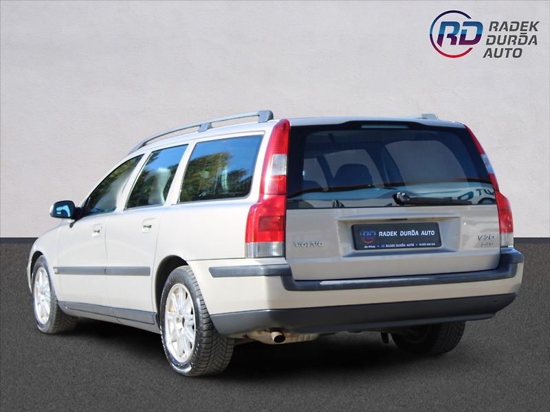 Volvo V70 2,4 D  NOVÉ V ČR,1.MAJITEL - fotka 7 z 18