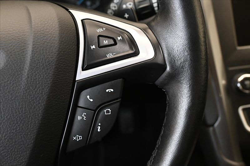 Ford Mondeo 2,0 TDCi 110 kW AT8 Titanium Z - fotka 22 z 33