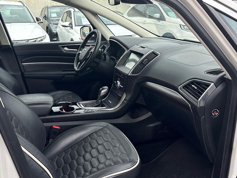 Ford S-MAX (2016) Vignale 154kW - fotka 13 z 30