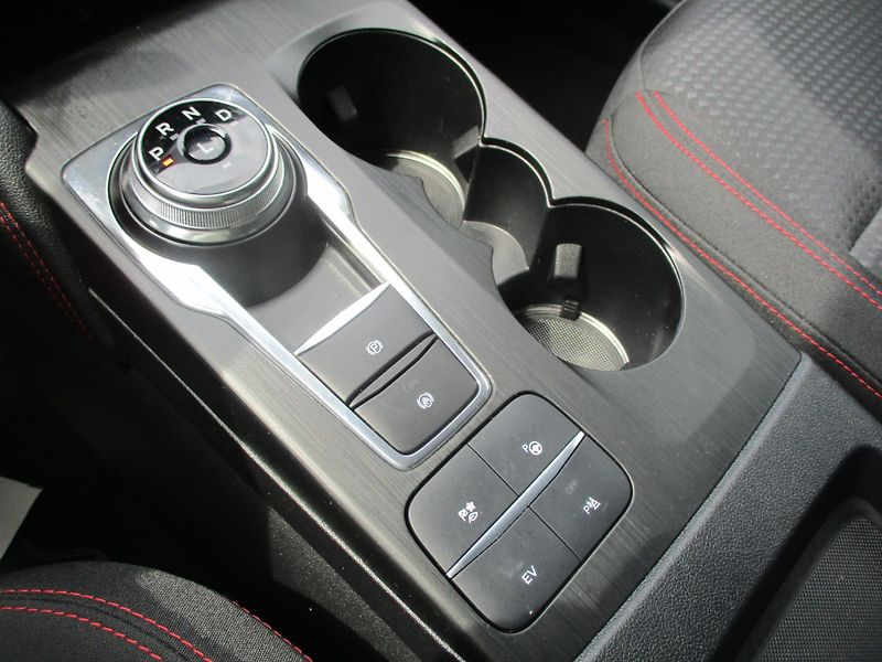 Ford Kuga 2.5 PHEV ST-LINE 29tkm! - fotka 20 z 50