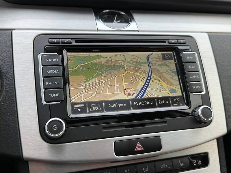 Volkswagen Passat Variant (2013) 2.0 TDI 125 kW Highline DSG - fotka 13 z 23