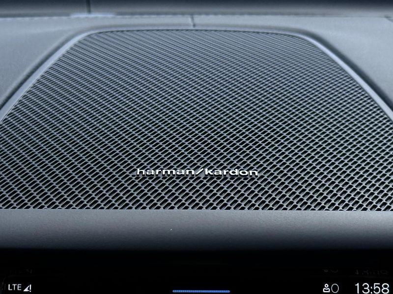 Volvo XC60 T8 AWD RECH.*ULTRA DARK + kola - fotka 45 z 51