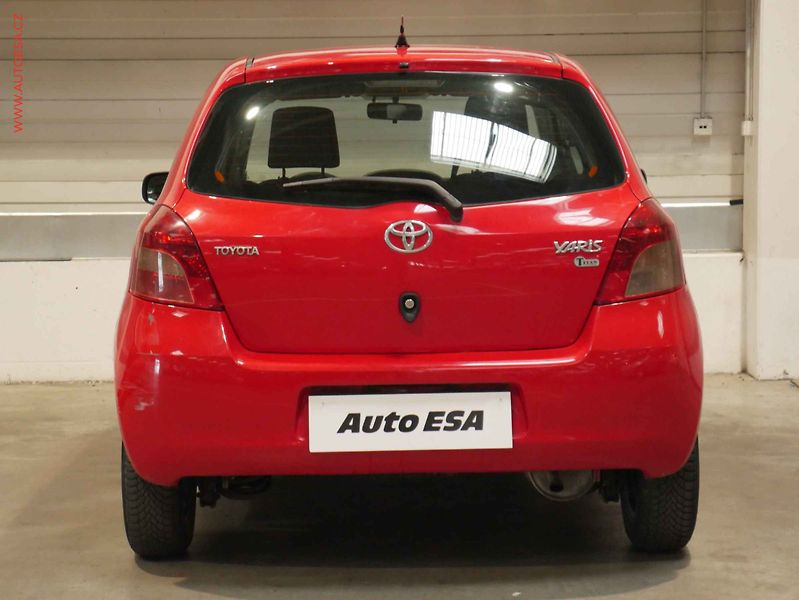 Toyota Yaris (2007) 1.0i, ČR, Klima - fotka 5 z 16