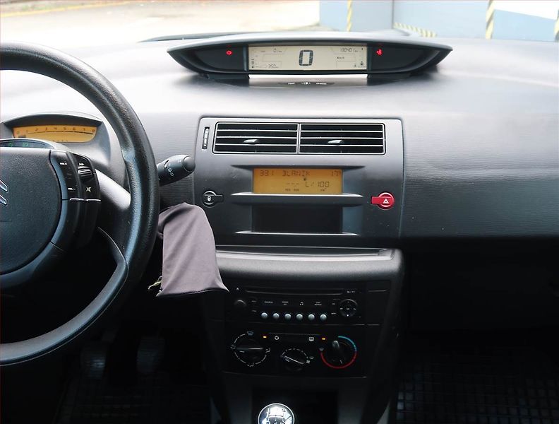 Citroën C4 (2008) 1.4 16V, po STK - fotka 12 z 16