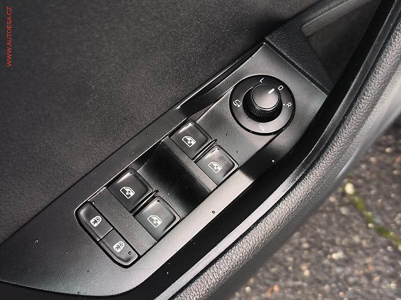 Škoda Superb (2017) 2.0 TDi, ČR, Ambition, DSG - fotka 21 z 24