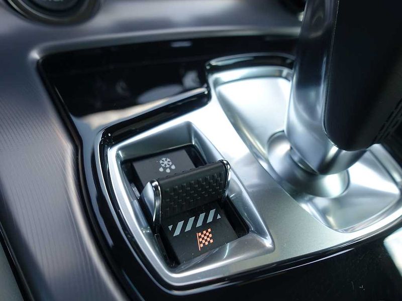 Jaguar F-Type 5,0 V8 75 P450 kabriolet 4x4 - fotka 31 z 38