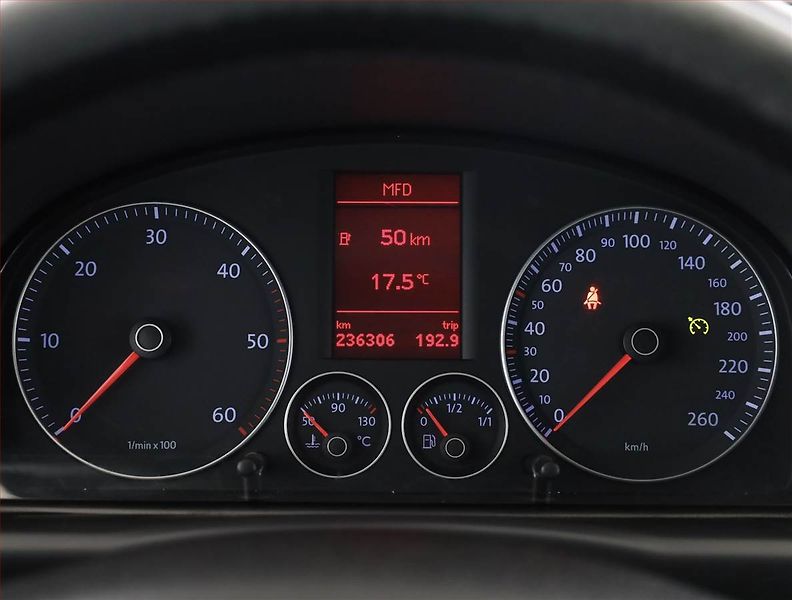 Volkswagen Touran (2007) Cross 2.0 TDI, Tempomat - fotka 8 z 18