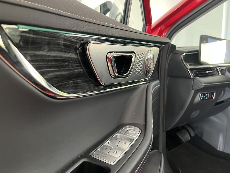 Omoda 5 (2026) 1.6 TGDI PREMIUM - fotka 11 z 16