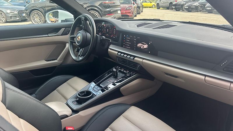 Porsche 911 Carrera 290KW - fotka 22 z 26
