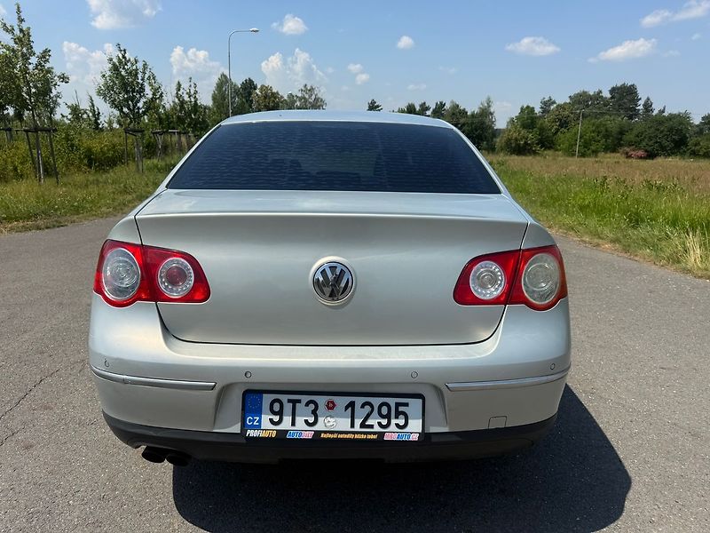 Volkswagen Passat 2,0 103 KW KLIMATIZACE PLNĚ DO - fotka 4 z 15