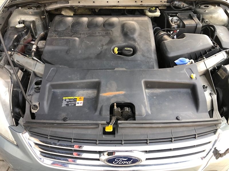 Ford Mondeo (2008) 2.0 TDCi Ghia - fotka 26 z 29