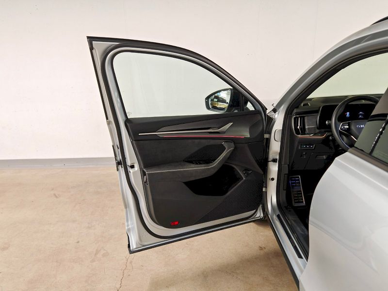 Škoda Kodiaq (2025) iV 1.5 TSI 150 kW DSG Sportlin - fotka 22 z 33