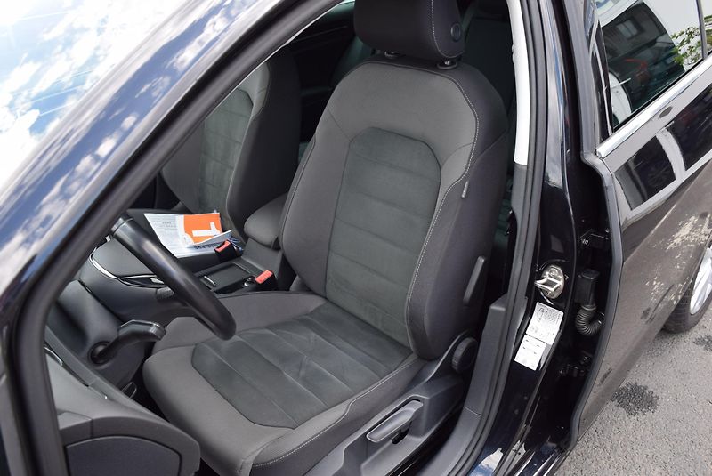 Volkswagen Golf Variant (2020) 1.5TSI 110kw HLBMT TAŽ LED KAM - fotka 21 z 49