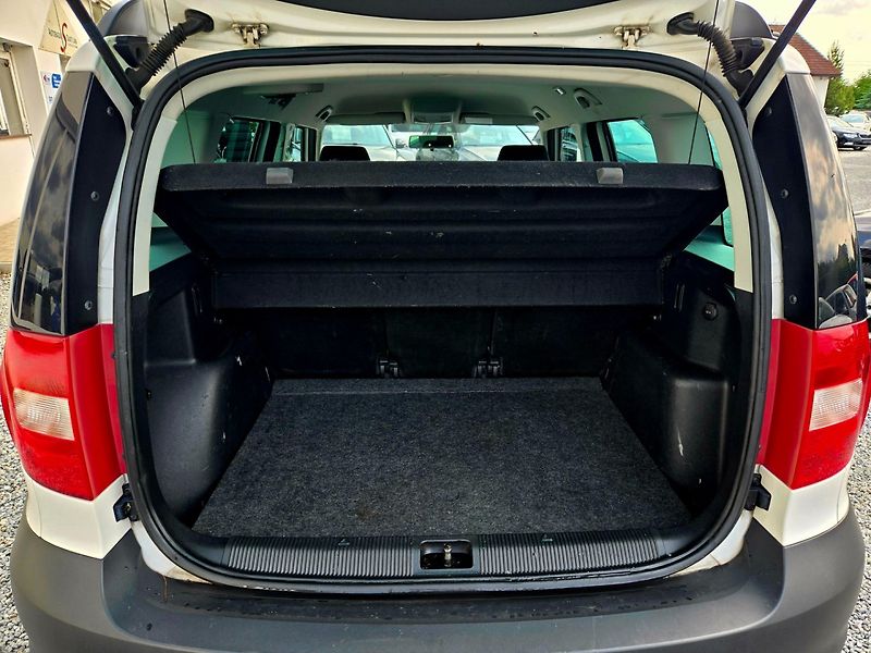 Škoda Yeti (2012) 1.4 TSI Serviska - fotka 15 z 26