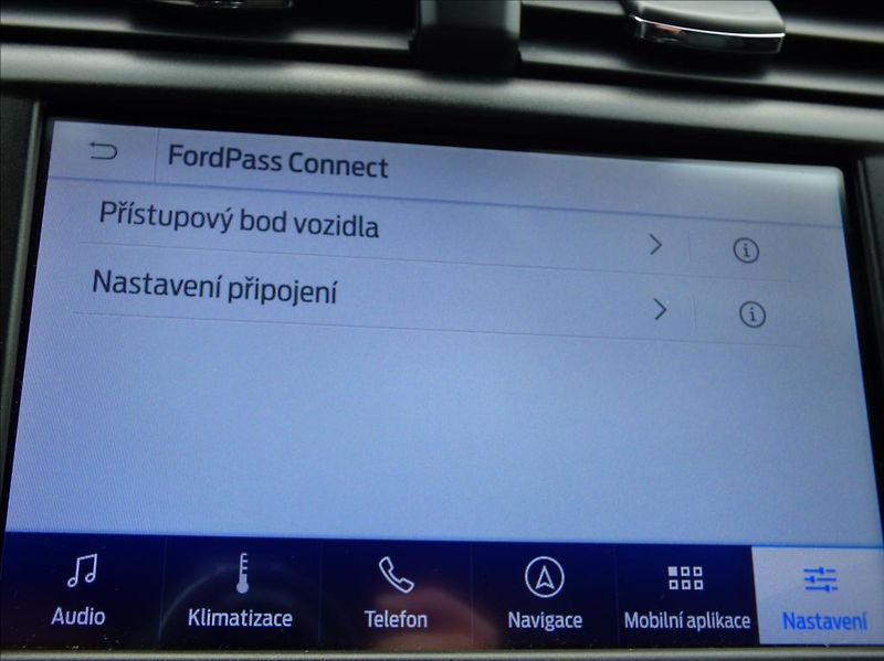 Ford Mondeo 2,0 LED,Navi,Titanium servis - fotka 36 z 72