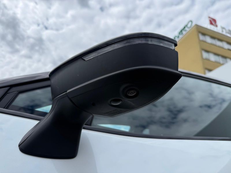 Toyota C-HR 2,0 HEV e-CVT GR Sport - fotka 28 z 30