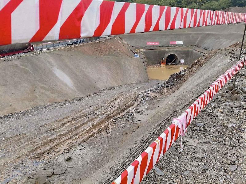 Slavnostní zahájení ražby průzkumné štoly pojmenované Marie v místě budoucího tunelu Kamenná Vrata na dálnici D3.