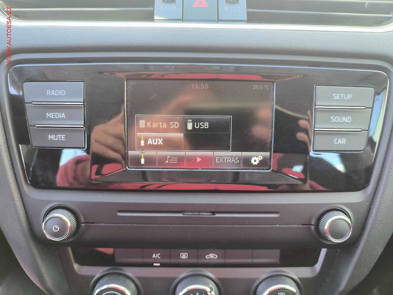 Škoda Octavia (2014) 1.4 TSi, Ambition, +kola - fotka 12 z 18