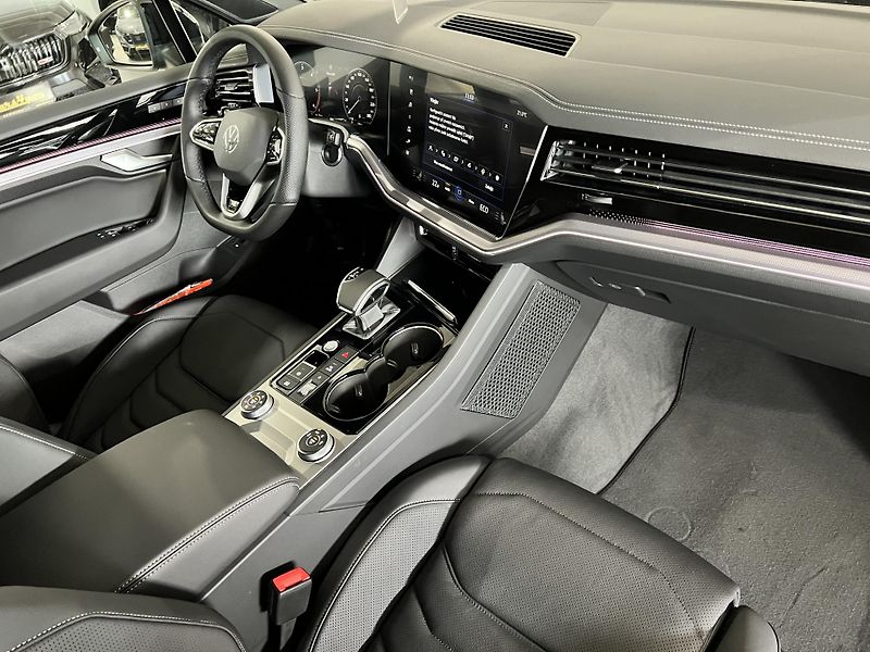 Volkswagen Touareg (2024) 3.0 TDI 210kW R-LINE EXCLUSIVE - fotka 40 z 56