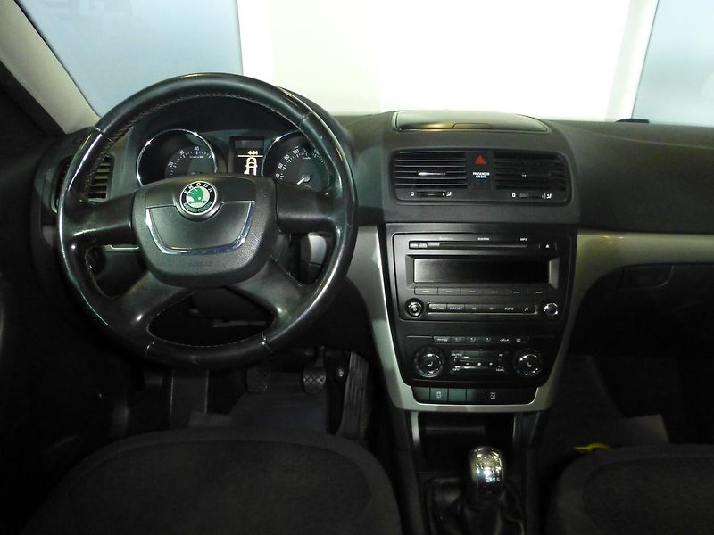 Škoda Yeti (2010) 1,2TSI-77KW*DIGI*PARK S*VYHŘ.S - fotka 16 z 26
