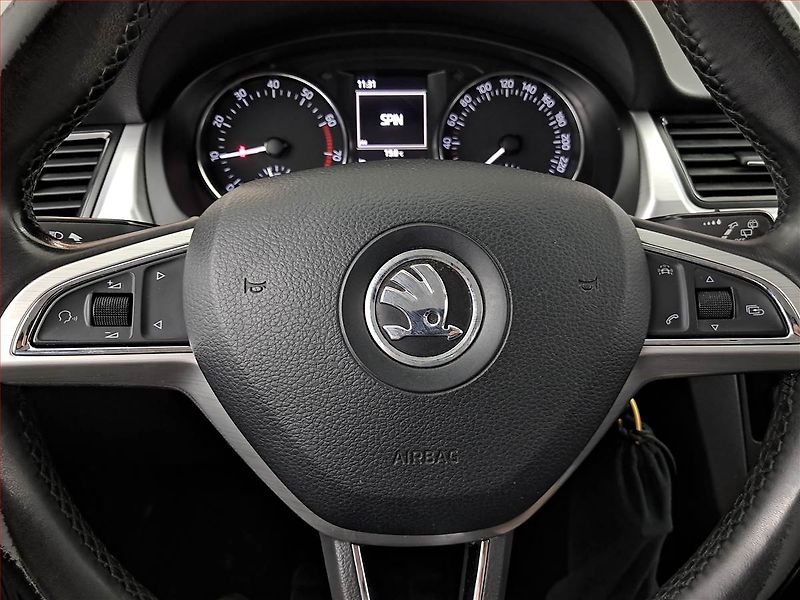 Škoda Rapid (2015) Spaceback 1.2 TSI - fotka 15 z 16
