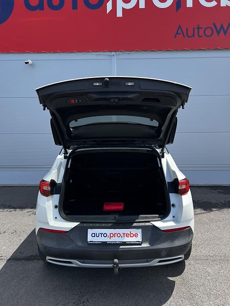 Opel Grandland X 1.6T 133kW Aut. Innovation TZ  - fotka 27 z 27