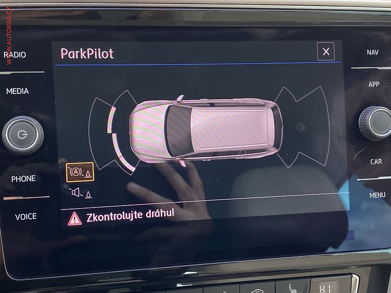 Volkswagen Passat (2018) 2.0 TDi, ČR, Highline, DSG - fotka 15 z 16
