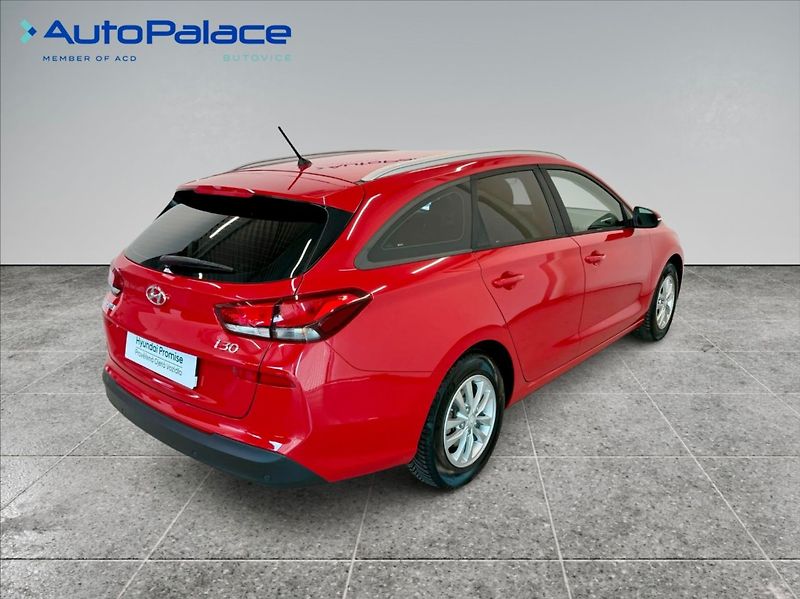 Hyundai i30 1,0 T-GDI COMFORT 1.MAJITEL - fotka 4 z 16