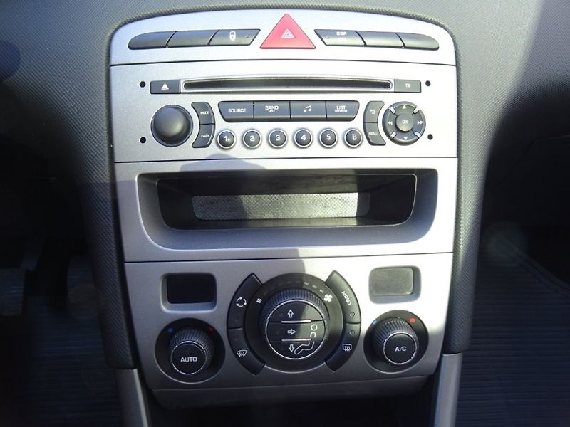 Peugeot 308 (2013) 1.6i,88kW,NovéČR,klima - fotka 12 z 21