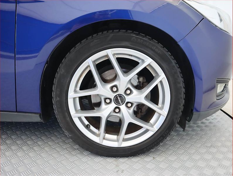 Ford Focus (2015) 1.5 TDCi, Automat, Navi - fotka 15 z 19
