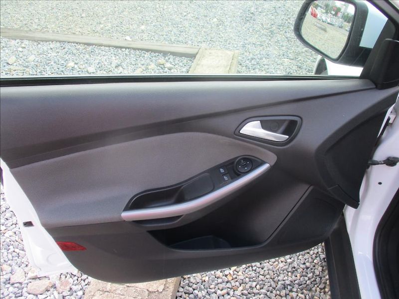 Ford Focus 1,6 TDCi, klima,serv.kniha,CZ, - fotka 12 z 29