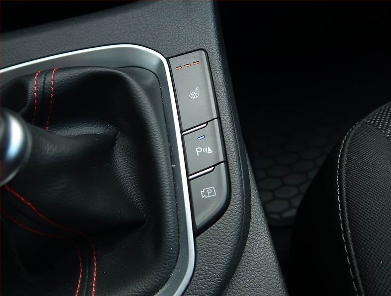 Hyundai i30 (2023) N-Line 1.5 T-GDI - fotka 18 z 19
