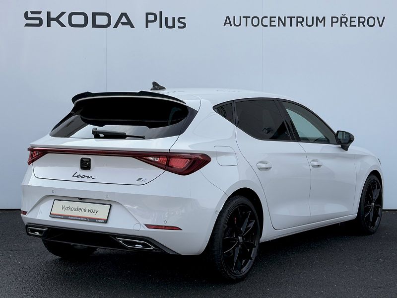 Seat Leon (2023) 1.5 TSI 96kW FR - fotka 2 z 35