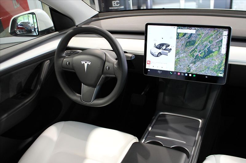 Tesla Model Y Long Range Dual Motor AWD Tažn - fotka 13 z 26