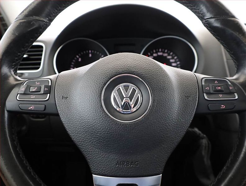 Volkswagen Golf (2010) 1.6 TDI, Tempomat - fotka 8 z 15