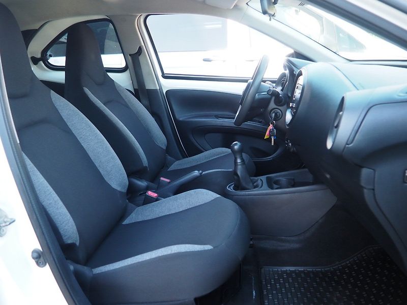 Toyota Aygo (2022) X 1.0 VVTI, AC - fotka 17 z 34