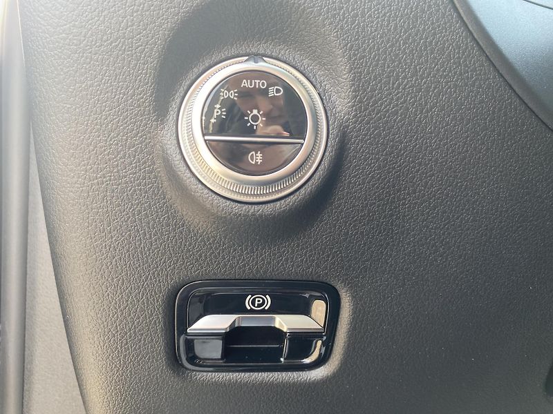 Mercedes-Benz Třídy C C 200 4MATIC kombi - fotka 23 z 26