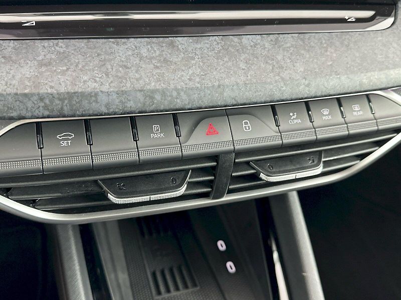 Škoda Octavia (2025) 1.5TSI 110kW Exclusive Selecti - fotka 22 z 33