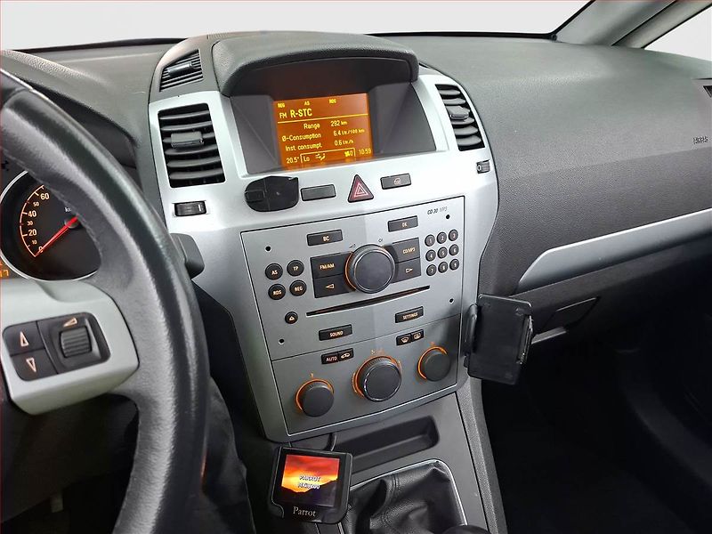 Opel Zafira (2013) 1.7 CDTI, 7 míst, nová STK - fotka 12 z 16