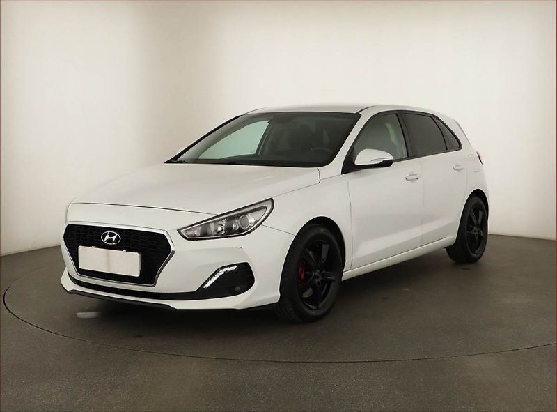 Hyundai i30 (2019) 1.4 CVVT, Tempomat - fotka 2 z 15