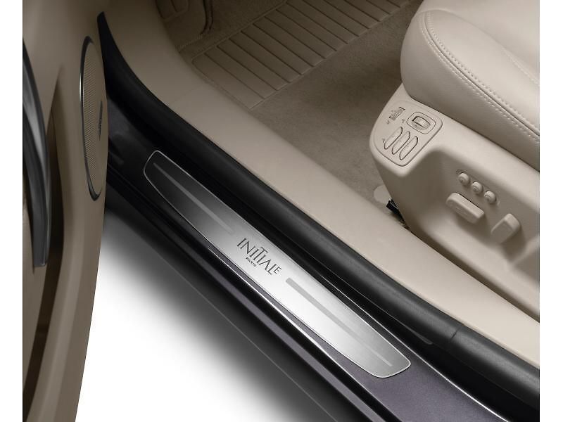 Renault Latitude je vlastně Samsung SM5, jen s jiným logem a drobnými změnami.